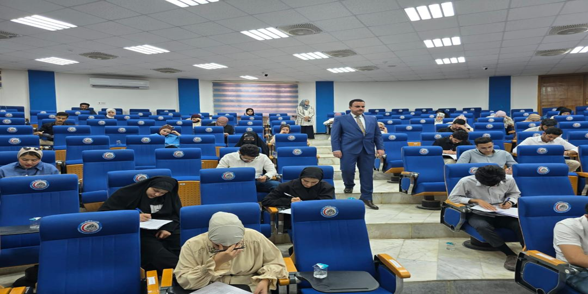 عمادة كلية الطب تستمر بمتابعة سير الامتحانات النهائية لطلبة الدراسات الأولية للعام
