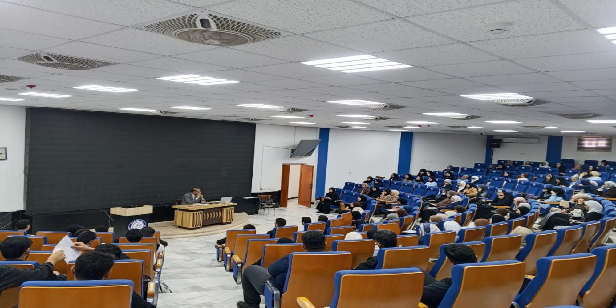 كلية الطب تقيم ندوة علمية توعوية بعنوان (أثر التطرف على السلم المجتمعي)